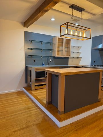 100 Pearl St 18, Chelsea, MA 02150