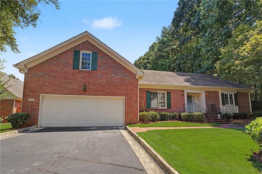 Image 1 of property listing at 1883 Bedfordshire Court, Decatur, GA 30033