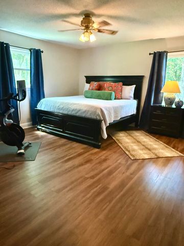 915 W Main Street, Harleyville, SC 29448