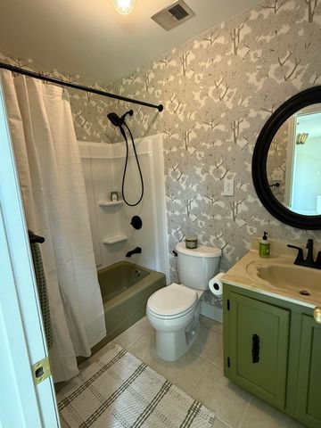 915 W Main Street, Harleyville, SC 29448