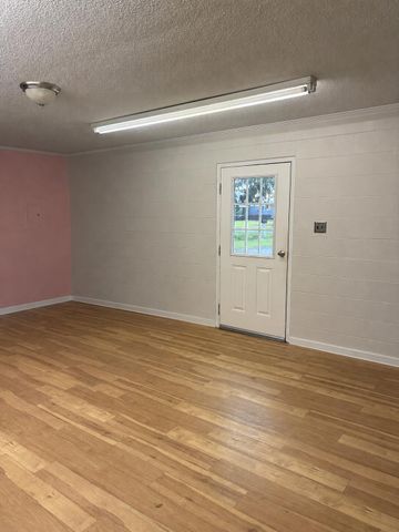 915 W Main Street, Harleyville, SC 29448