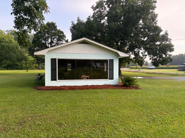 915 W Main Street, Harleyville, SC 29448