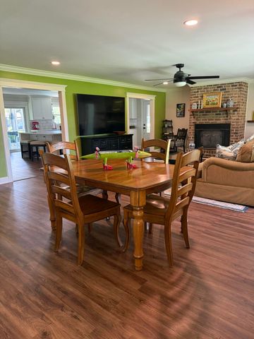 915 W Main Street, Harleyville, SC 29448