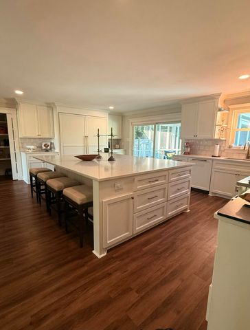 915 W Main Street, Harleyville, SC 29448