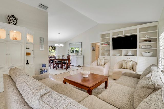 1 Durness Court, Palm Beach Gardens, FL 33418