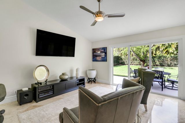 1 Durness Court, Palm Beach Gardens, FL 33418