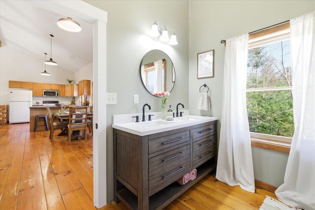 1 Deer Crossing Circle, Londonderry, NH 03053