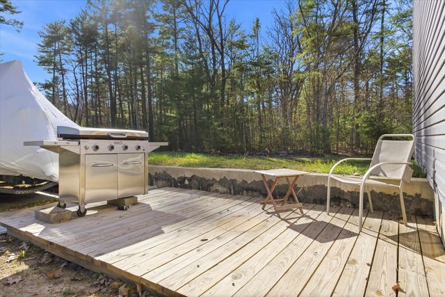 1 Deer Crossing Circle, Londonderry, NH 03053