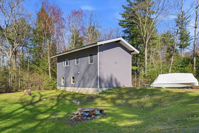 1 Deer Crossing Circle, Londonderry, NH 03053