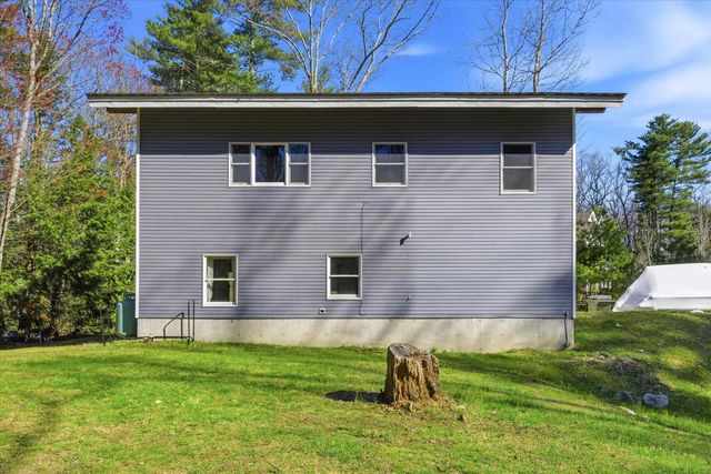 1 Deer Crossing Circle, Londonderry, NH 03053
