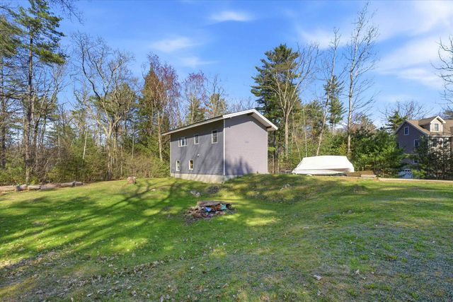 1 Deer Crossing Circle, Londonderry, NH 03053