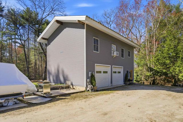 1 Deer Crossing Circle, Londonderry, NH 03053