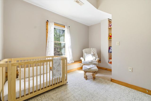 1 Deer Crossing Circle, Londonderry, NH 03053