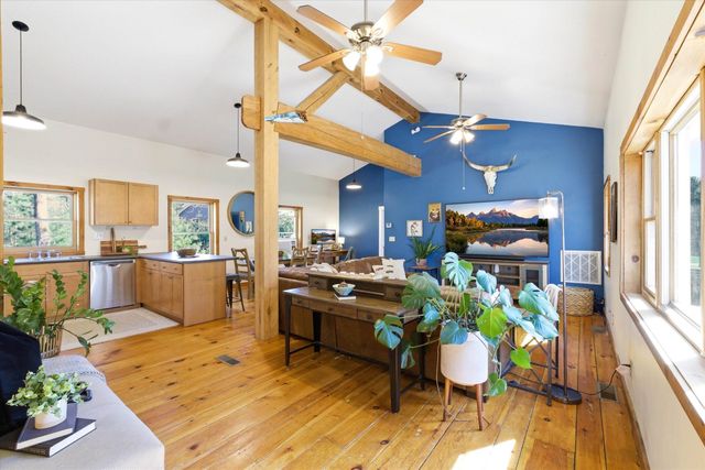 1 Deer Crossing Circle, Londonderry, NH 03053