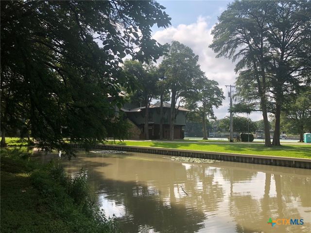 114 Cypress Way, Mcqueeney, TX 78123