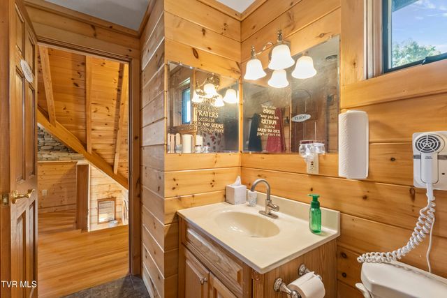 1600 Red Hill Road, Greeneville, TN 37743