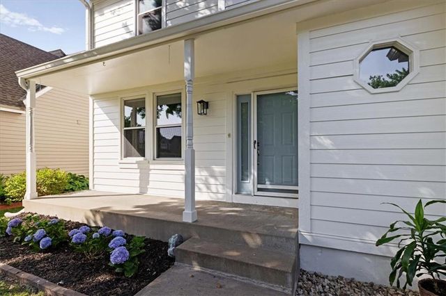 11207 W 116th Terrace, Overland Park, KS 66210