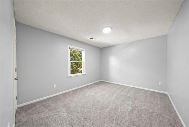 11207 W 116th Terrace, Overland Park, KS 66210