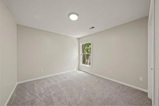 11207 W 116th Terrace, Overland Park, KS 66210