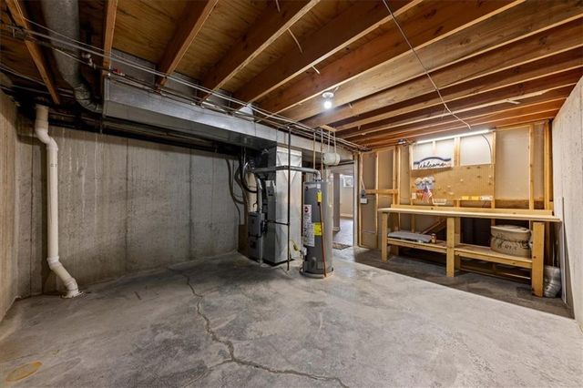 11207 W 116th Terrace, Overland Park, KS 66210