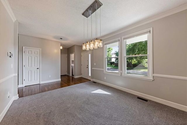 11207 W 116th Terrace, Overland Park, KS 66210