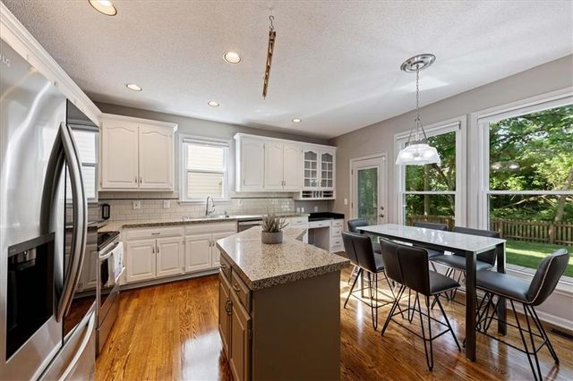 11207 W 116th Terrace, Overland Park, KS 66210