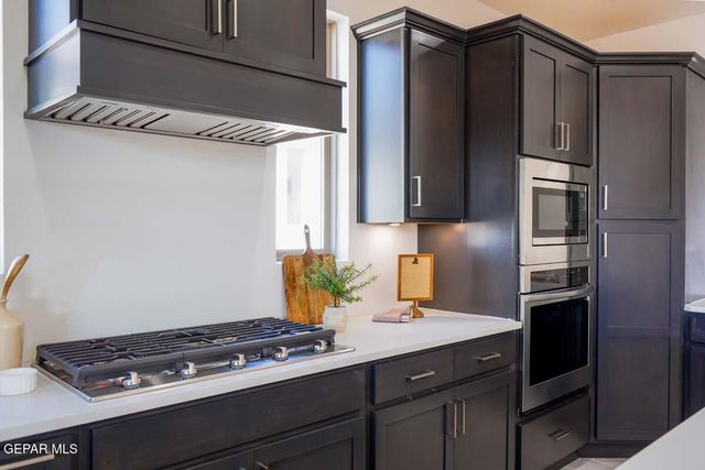 905 Alcestor Place, El Paso, TX 79928