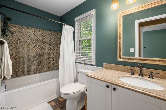 559 Alliance Drive, Sagamore Hills, OH 44067