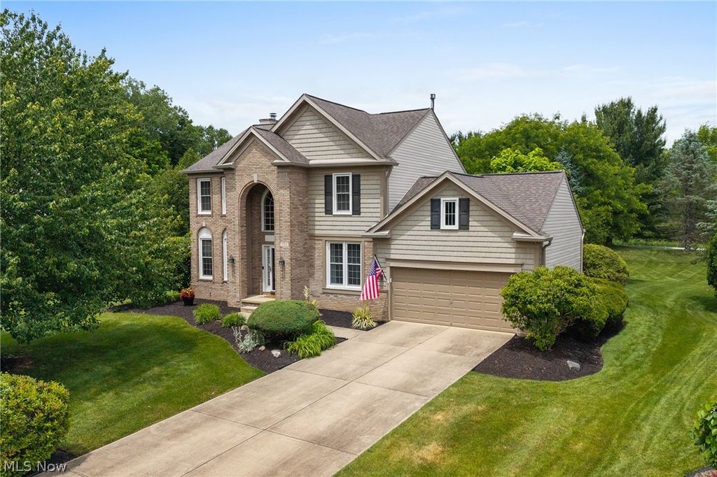 559 Alliance Drive, Sagamore Hills, OH 44067