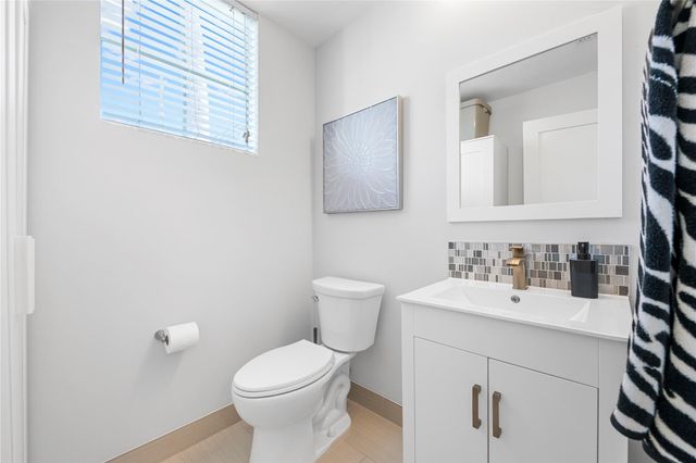 240 NE 2ND Street 6-F, Delray Beach, FL 33444