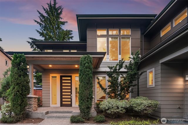 10637 128th Avenue NE, Kirkland, WA 98033