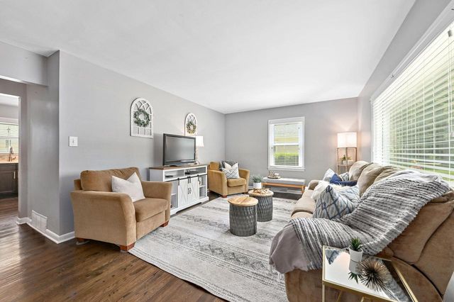 5448 N 13th STREET, Milwaukee, WI 53209