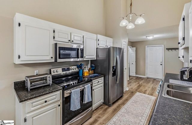 16 Fawndale Lane, Fountain Inn, SC 29644