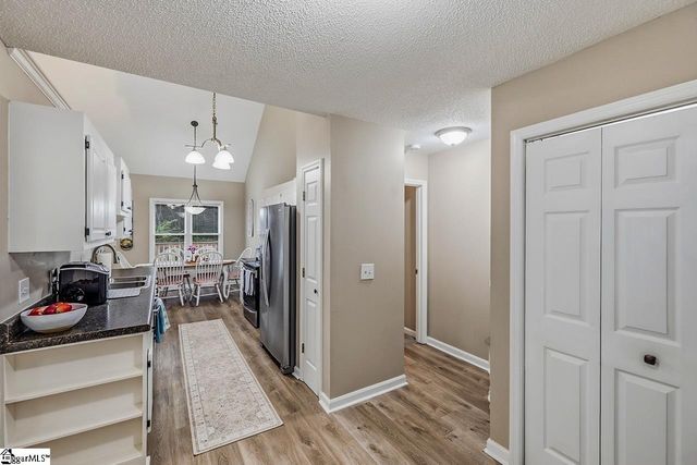 16 Fawndale Lane, Fountain Inn, SC 29644