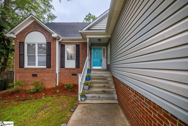 16 Fawndale Lane, Fountain Inn, SC 29644