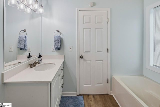 16 Fawndale Lane, Fountain Inn, SC 29644