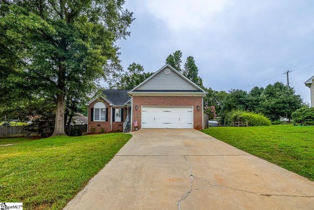 16 Fawndale Lane, Fountain Inn, SC 29644