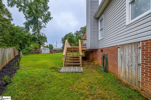 16 Fawndale Lane, Fountain Inn, SC 29644