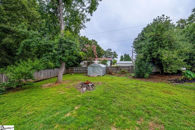16 Fawndale Lane, Fountain Inn, SC 29644