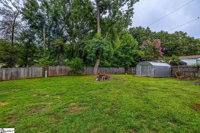 16 Fawndale Lane, Fountain Inn, SC 29644