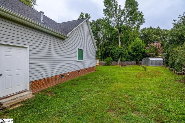 16 Fawndale Lane, Fountain Inn, SC 29644