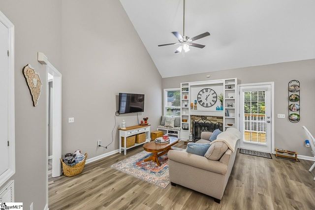16 Fawndale Lane, Fountain Inn, SC 29644