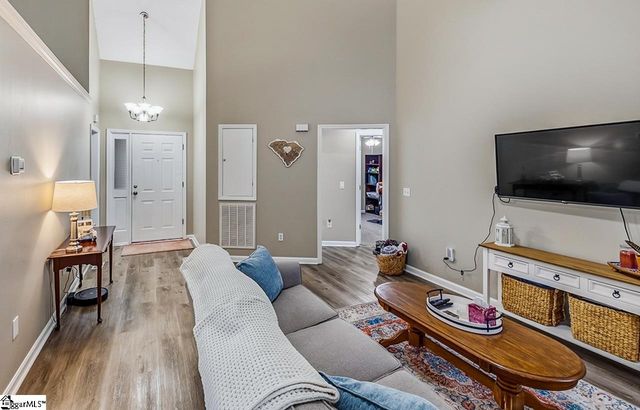 16 Fawndale Lane, Fountain Inn, SC 29644