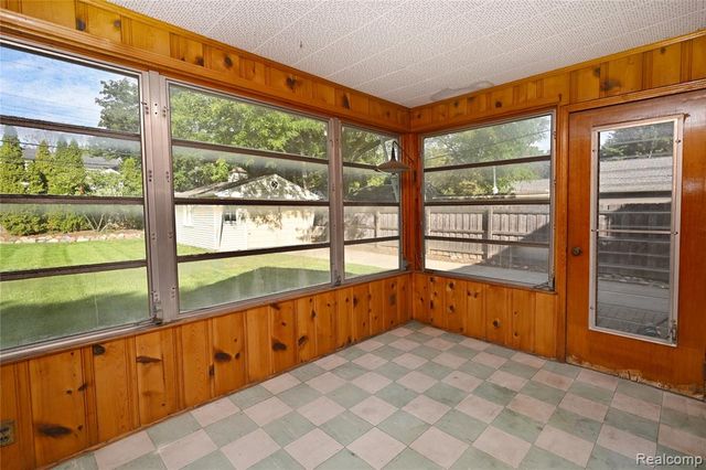 2323 Elmhurst Avenue, Royal Oak, MI 48073