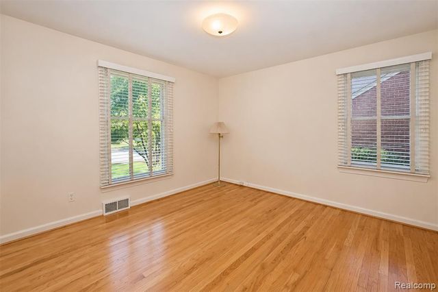 2323 Elmhurst Avenue, Royal Oak, MI 48073