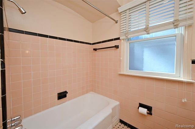 2323 Elmhurst Avenue, Royal Oak, MI 48073