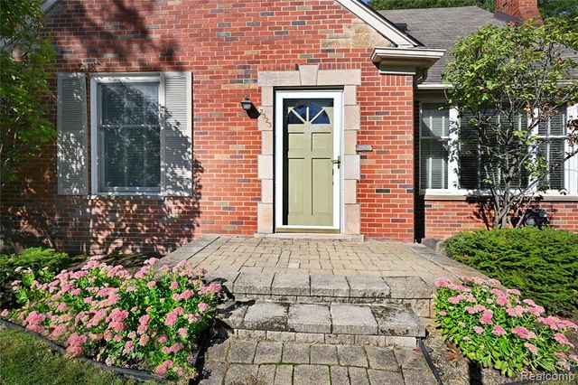 2323 Elmhurst Avenue, Royal Oak, MI 48073