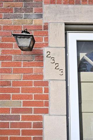 2323 Elmhurst Avenue, Royal Oak, MI 48073