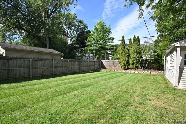 2323 Elmhurst Avenue, Royal Oak, MI 48073