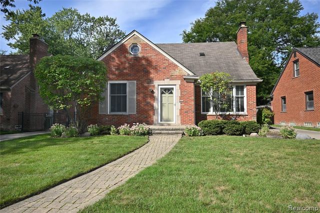 2323 Elmhurst Avenue, Royal Oak, MI 48073